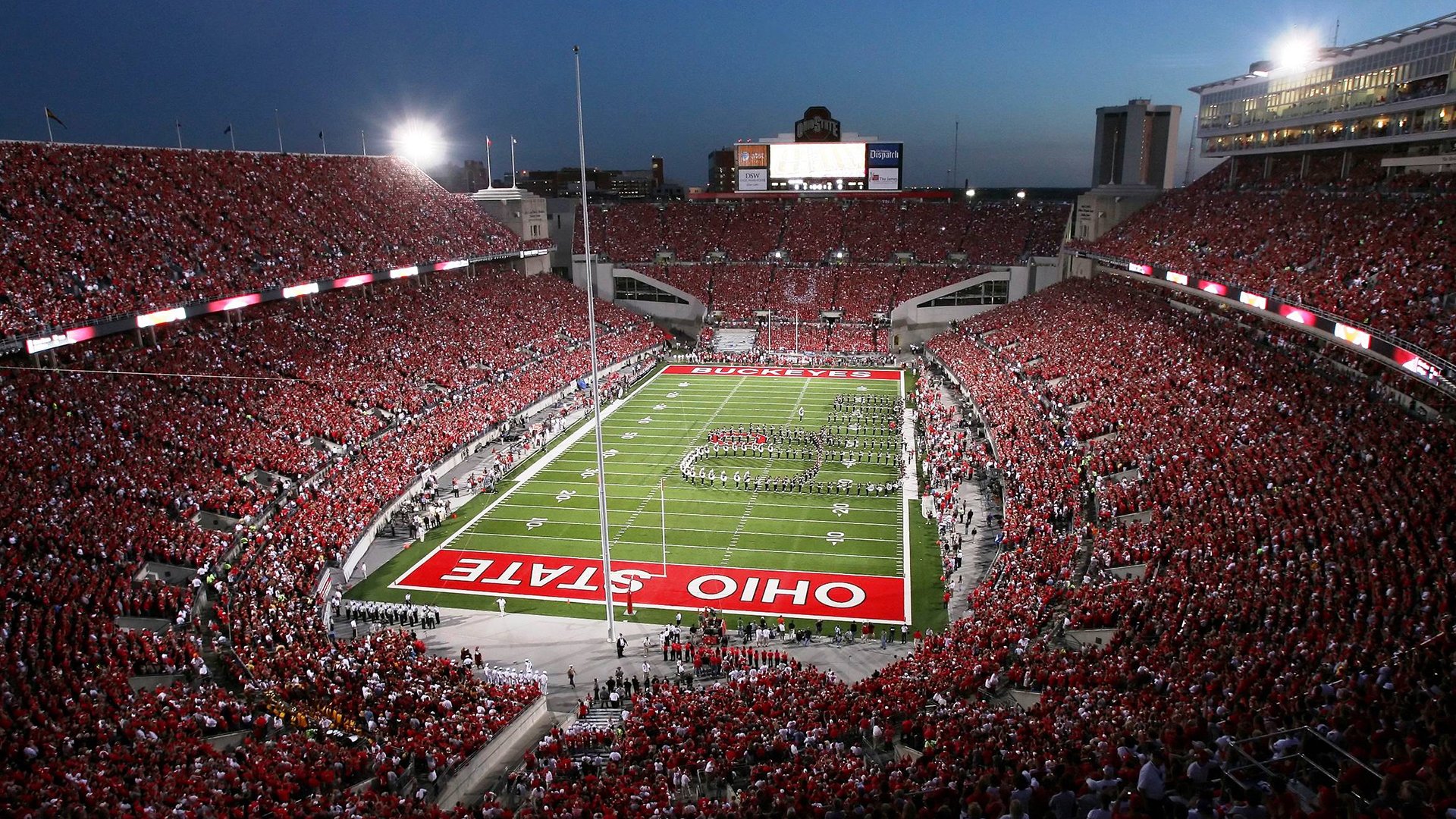 开云体育平台-湖人球迷在洛杉矶举行万人游行庆祝晋级总决赛，湖人主场在洛杉矶哪里